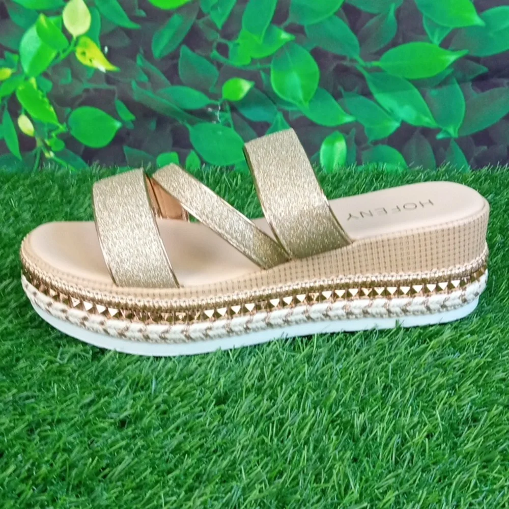 💩 Gold Glitter Women's Sandals - Picture 2 of 6